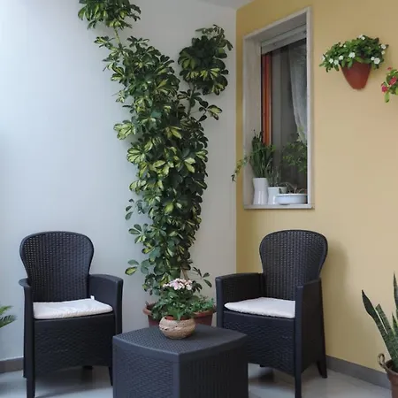 Artemide Bed and Breakfast Ματέρα